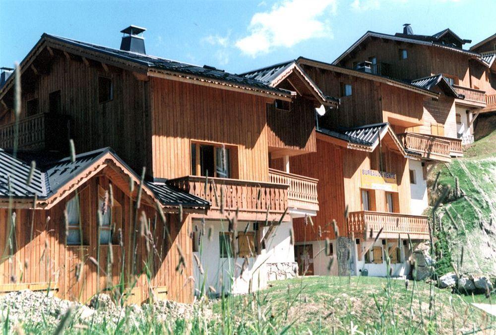 Madame Vacances Les Chalets Du Praz لا بلاني المظهر الخارجي الصورة